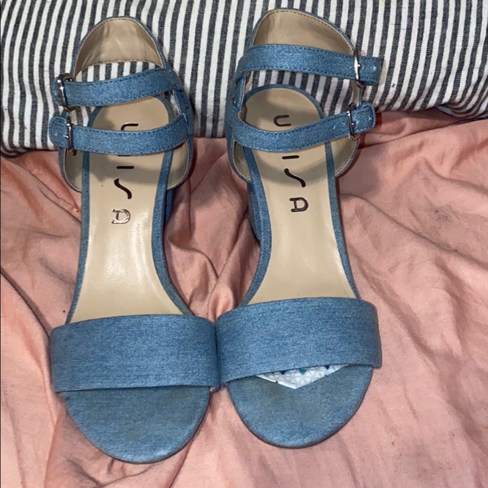 Unisa jeal like sandles with small heel